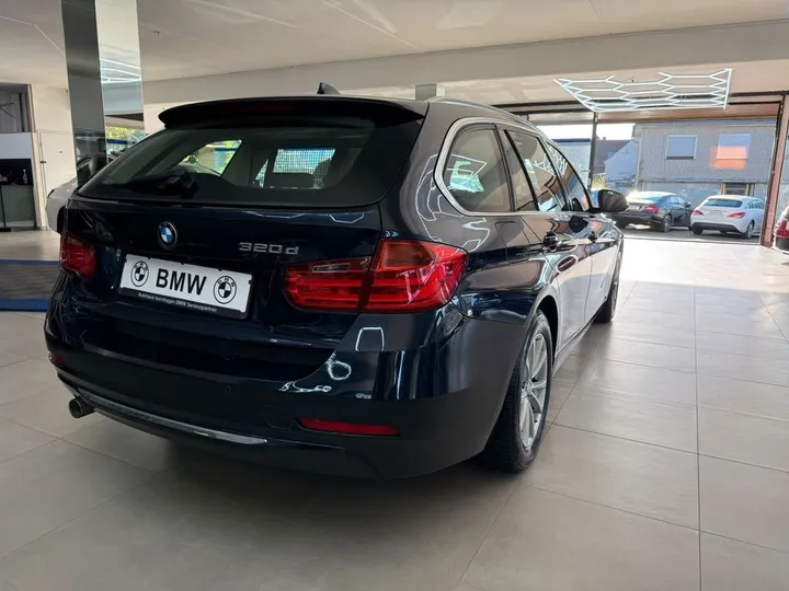 BMW 320
