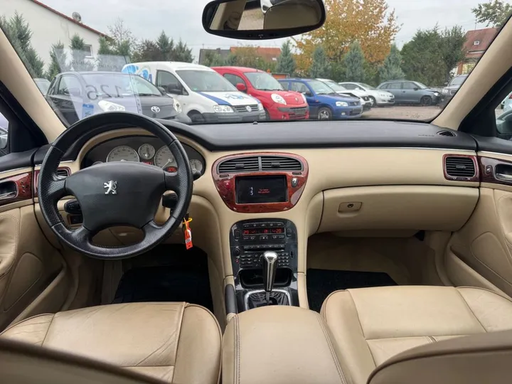 Peugeot 607