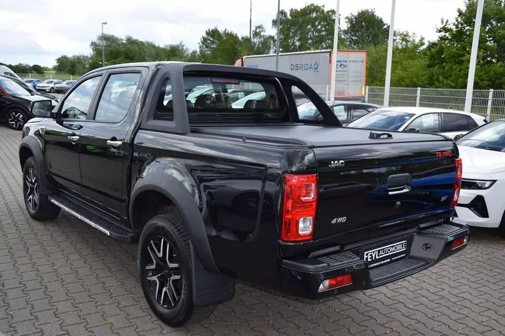JAC 8 Pro