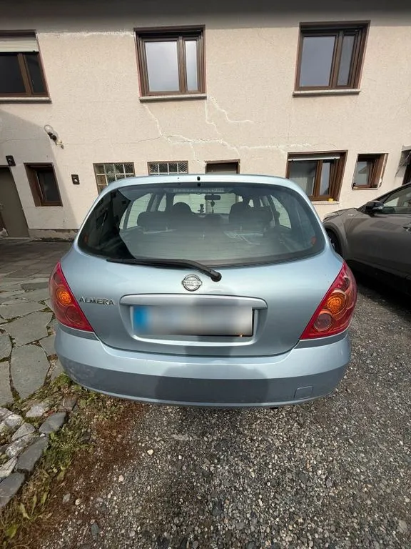 Nissan Almera