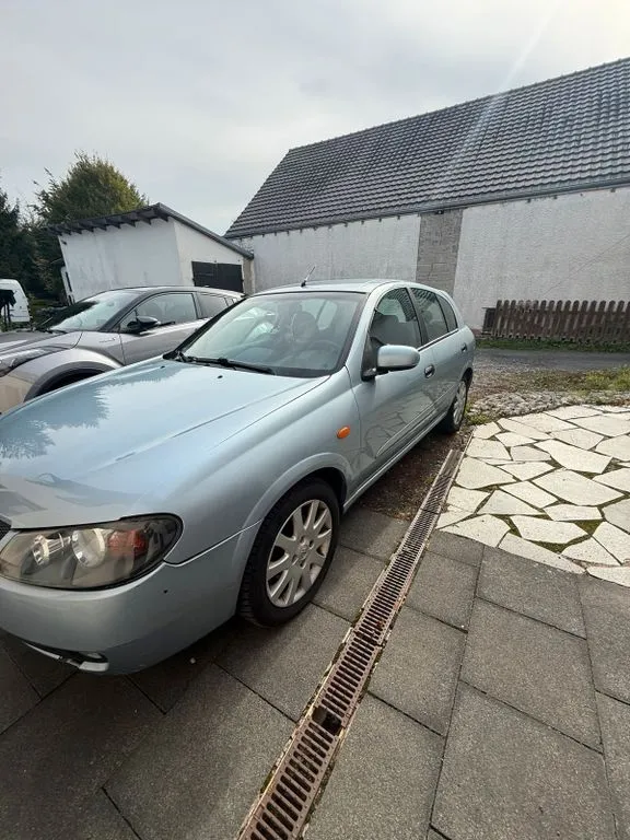 Nissan Almera