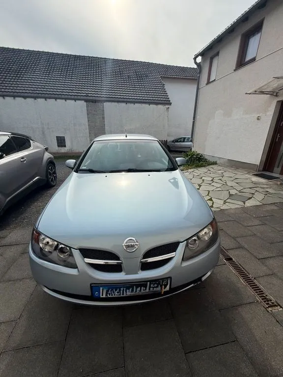 Nissan Almera
