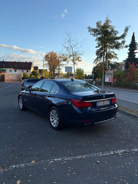 BMW 750