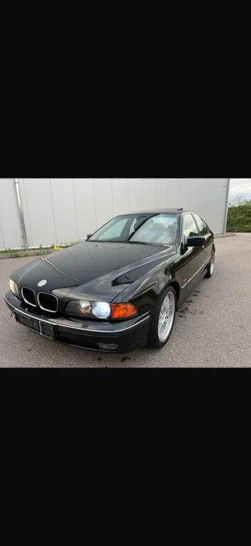 BMW 528