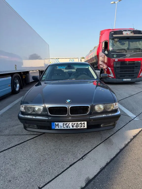 BMW 740