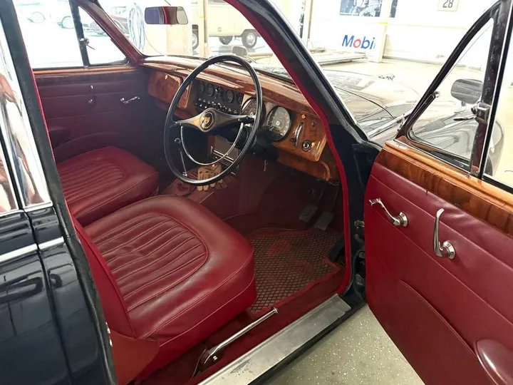 Jaguar MK II