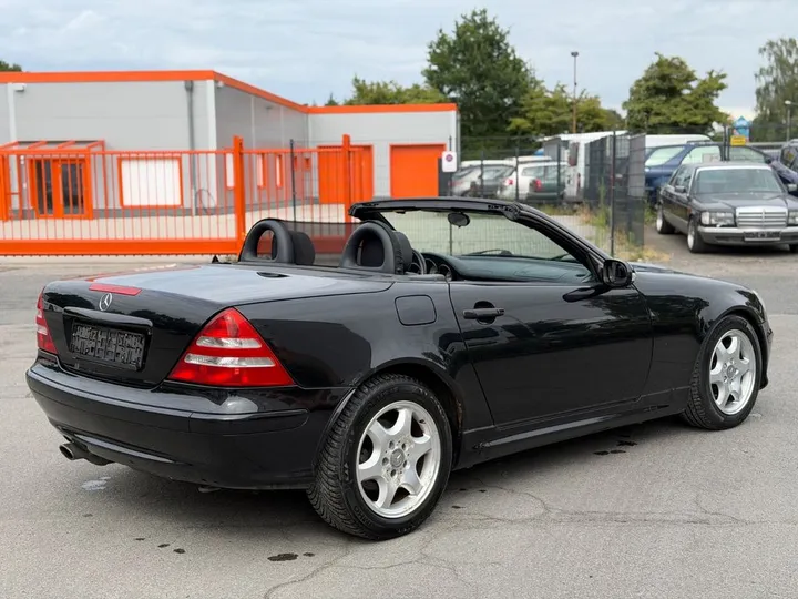 Mercedes-Benz SLK 200