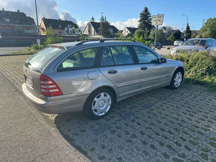 Mercedes-Benz C 180