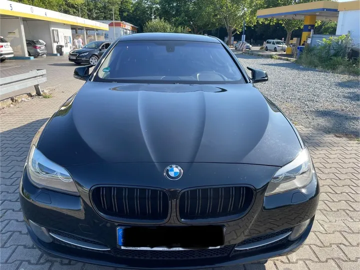 BMW 523