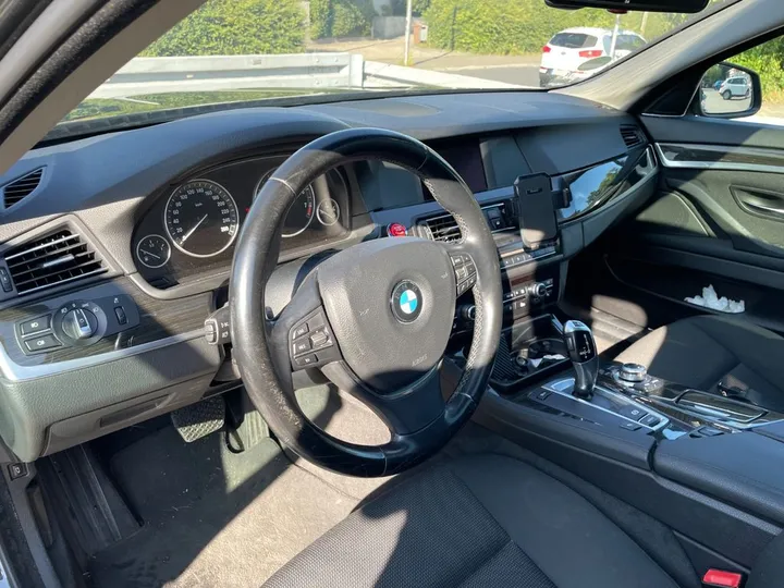 BMW 523