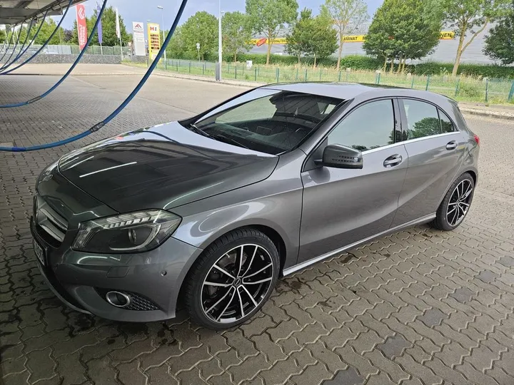 Mercedes-Benz A 180