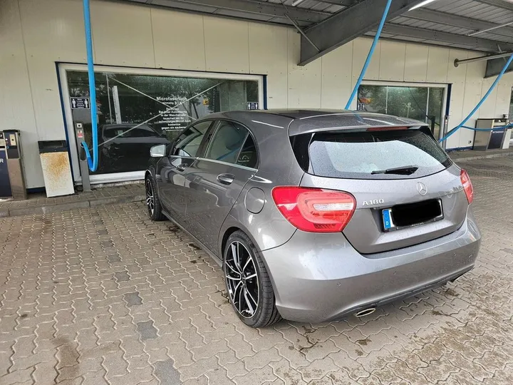 Mercedes-Benz A 180