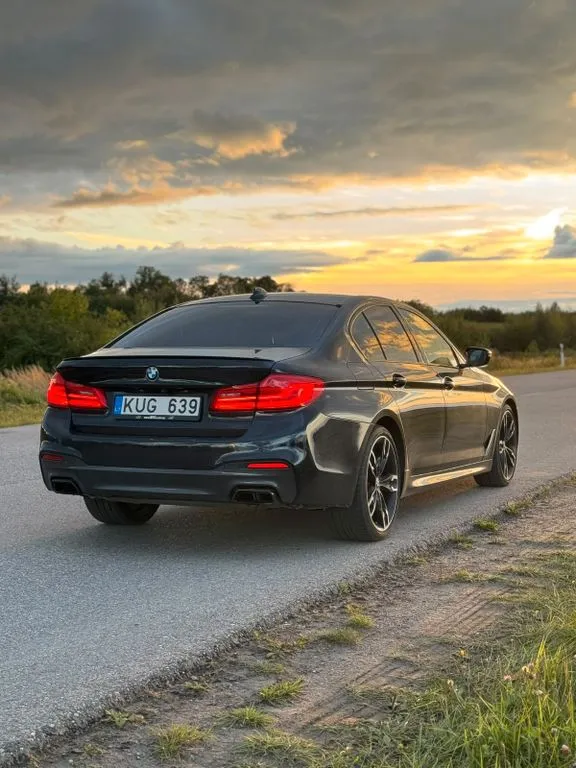 BMW M550