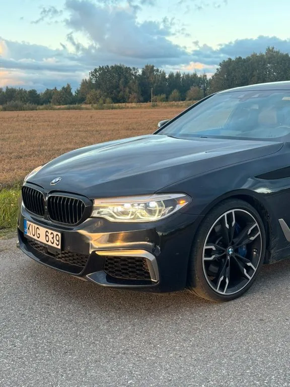 BMW M550