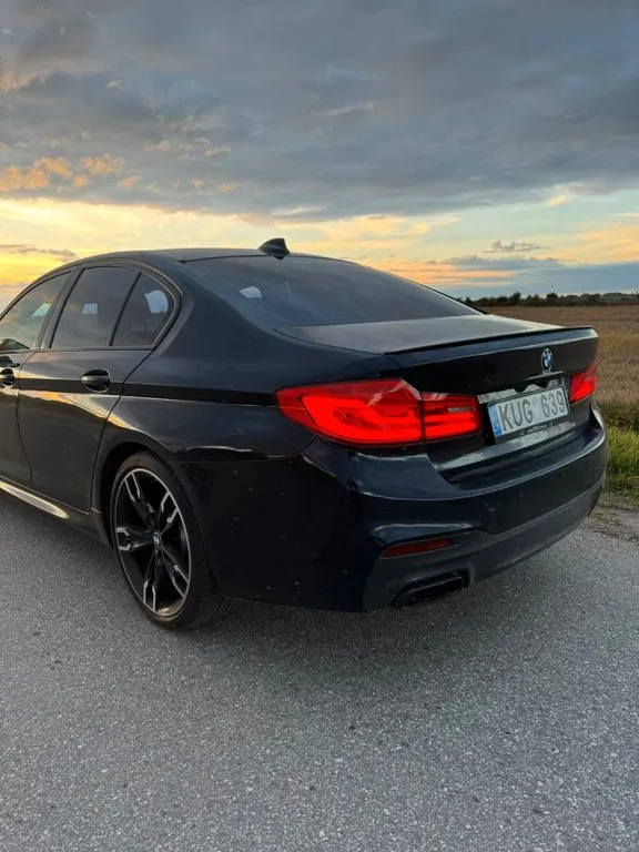 BMW M550