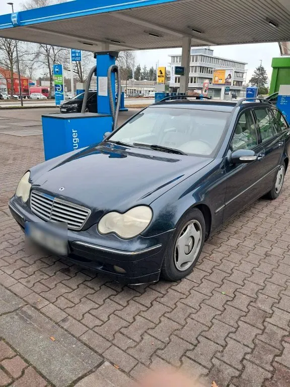 Mercedes-Benz C 220