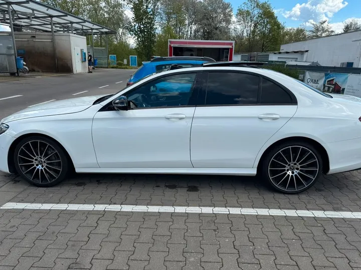 Mercedes-Benz E 220