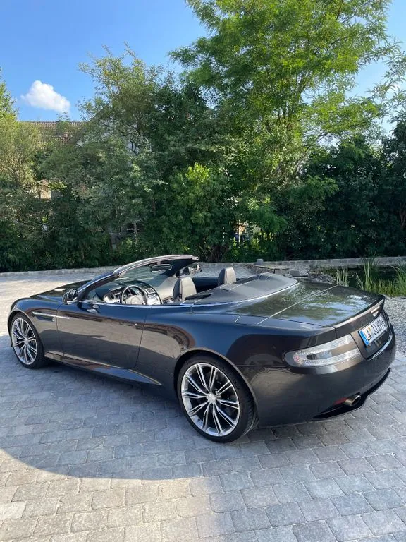 Aston Martin Virage