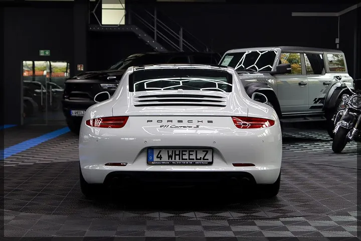 Porsche 911