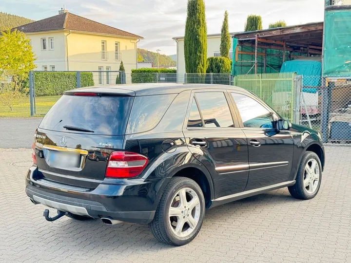 Mercedes-Benz ML 320