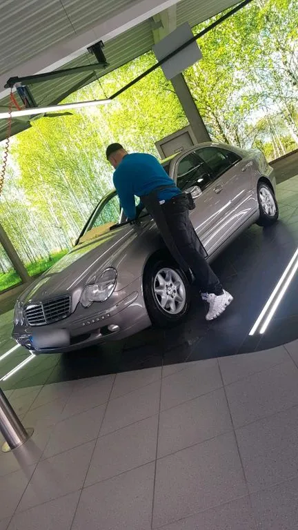 Mercedes-Benz C 180