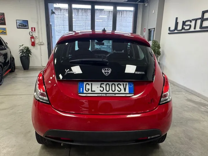 Lancia Ypsilon