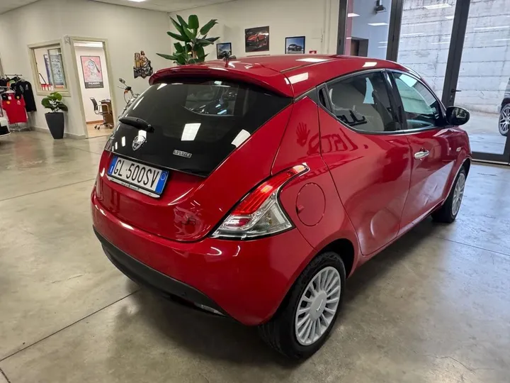 Lancia Ypsilon