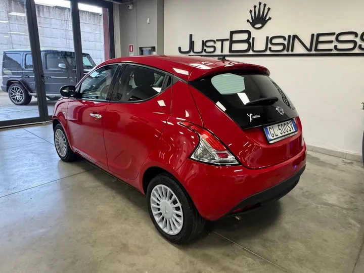 Lancia Ypsilon