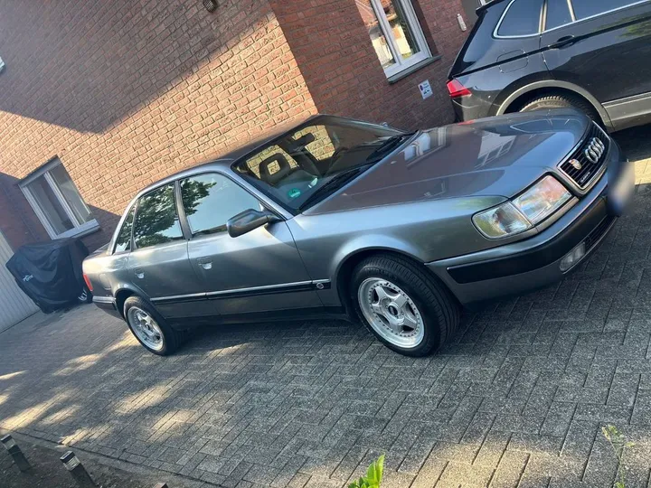Audi 100