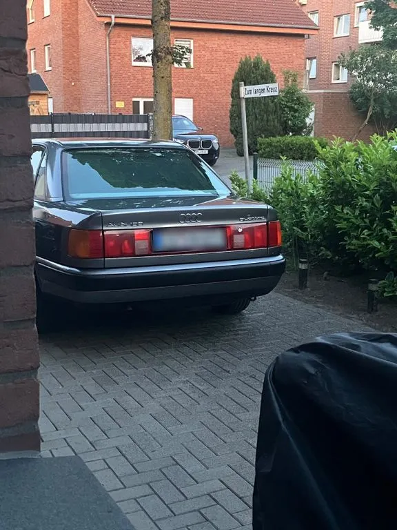 Audi 100