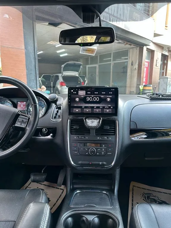 Lancia Voyager