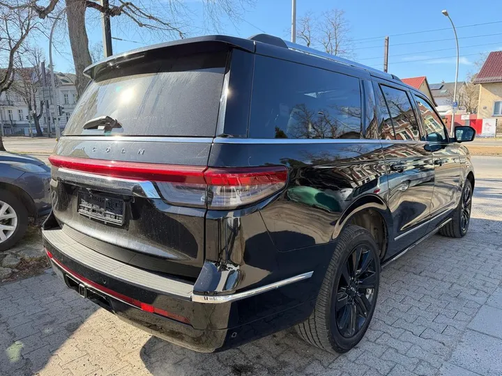 Lincoln Navigator
