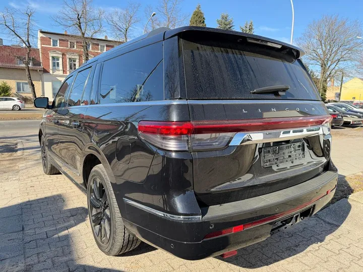 Lincoln Navigator