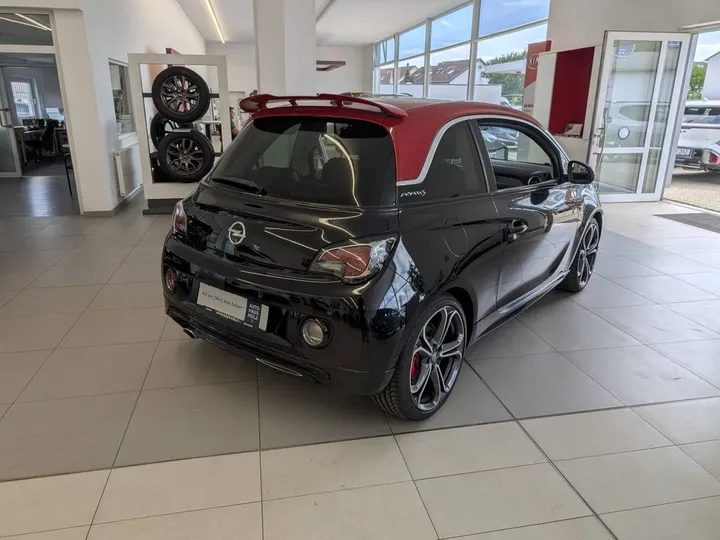 Opel Adam