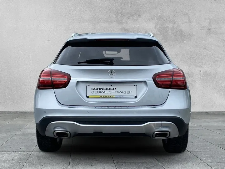 Mercedes-Benz GLA 180