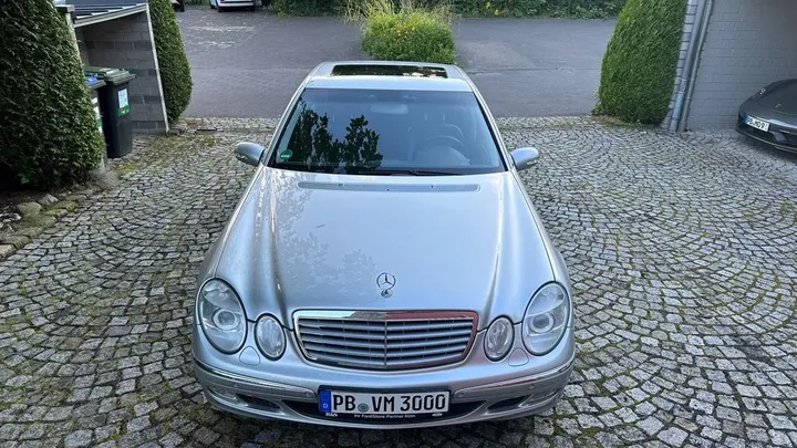 Mercedes-Benz E 320