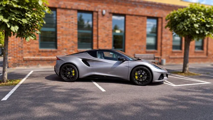 Lotus Emira