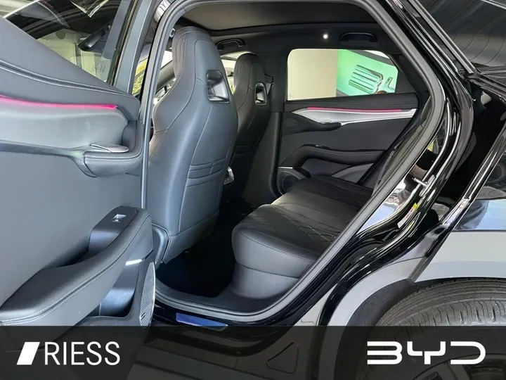 BYD SEALION 7