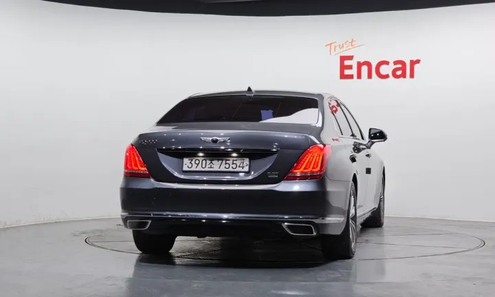 Genesis EQ900
