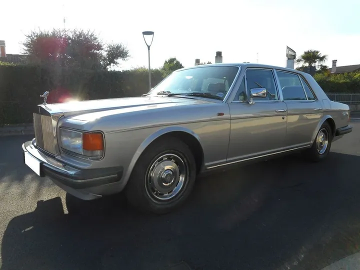 Rolls-Royce Silver Spirit
