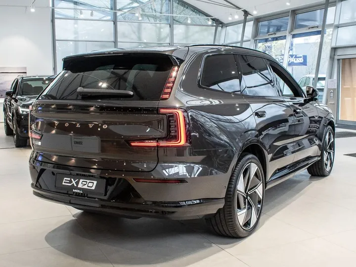 Volvo EX90