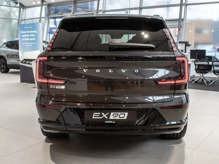Volvo EX90