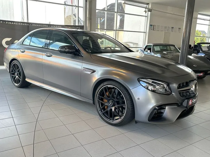 Mercedes-Benz E 63 AMG