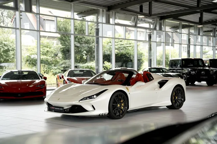 Ferrari F8