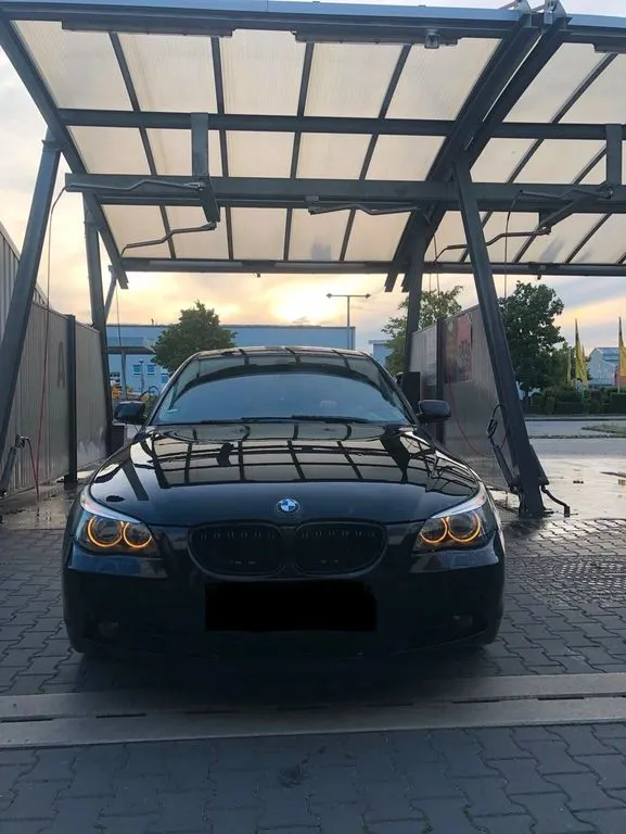 BMW 525