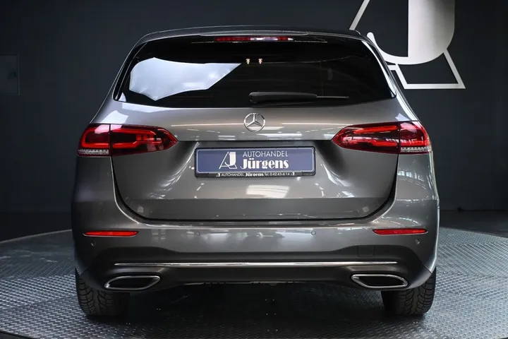 Mercedes-Benz B 220