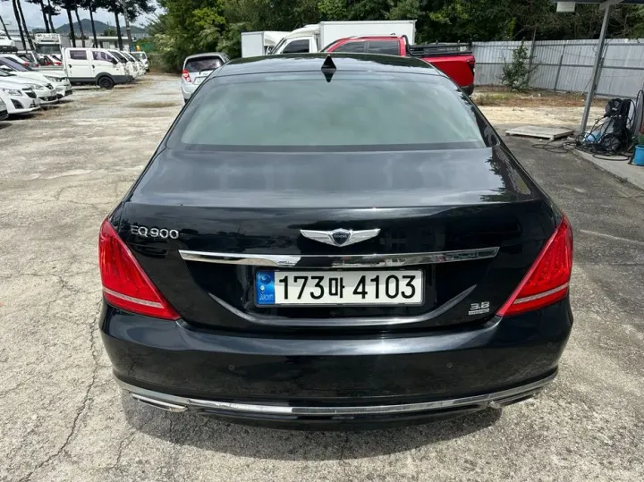 Genesis EQ900