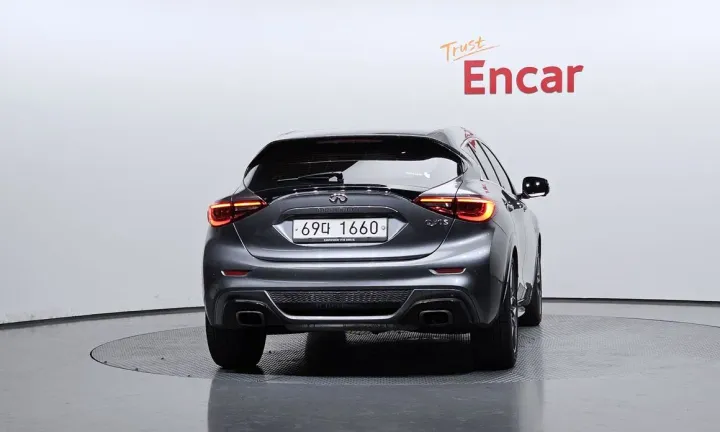 Infiniti Q30