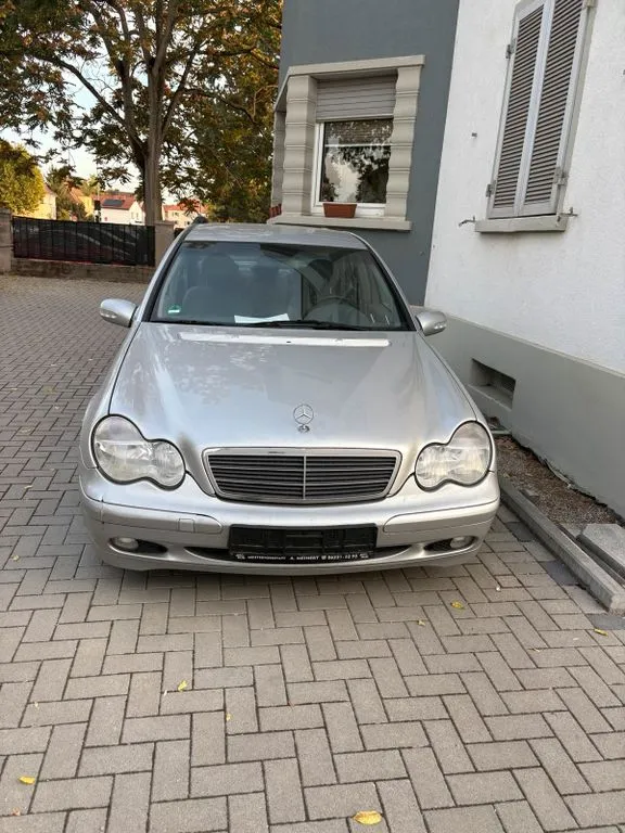 Mercedes-Benz C 180