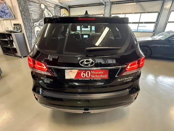 Hyundai Grand Santa Fe